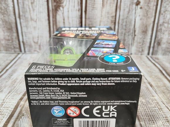 Roblox Deluxe Mystery Pack Series 3 Battleship Battle: The Ensign With Code NIB - Picture 6 of 6